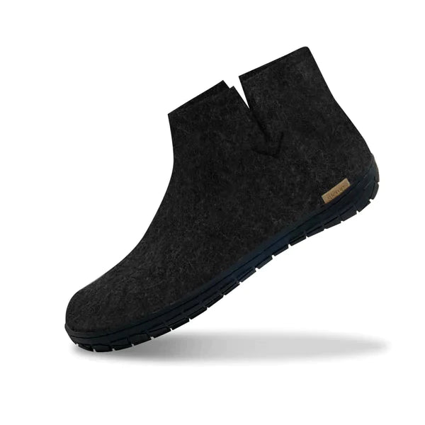 Tajous Boot luonnonkumipohjalla